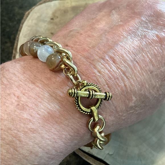 Dyed Fire Agate Bracelet - Picture 4 of 5